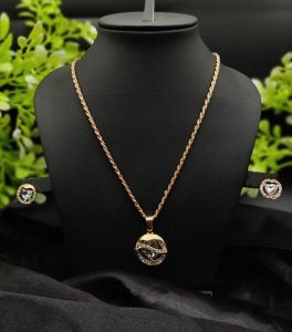 Elegance Gold Pendant Necklace